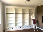 Brighton Bibliothek - Bücherregal - 330x40x240H cm - zerlegbar - mit Stange und Leiter - 330x40x240H cm - 16 verstellbare Einlegeböden - 4 Schubladen mit Soft Close