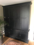 Bücherregal Moon - 200x43x240H cm - mit Eiche - 6 geschlossene Flügeltüren - 2 ausziehbare Fachböden - verstellbare Fachböden
