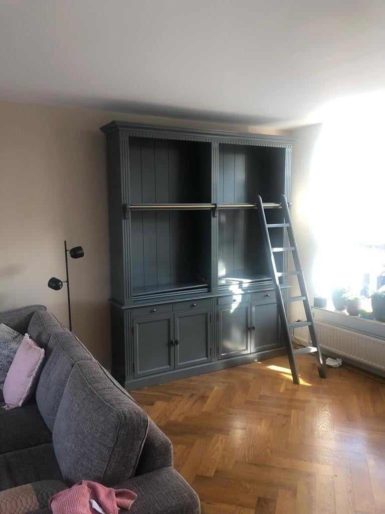 Privatbibliothek - Bücherregal - 200x43x240H cm - mit Stange und Leiter - verstellbare Einlegeböden - 10 Einlegeböden - 4 Schubladen - 4 geschlossene Flügeltüren