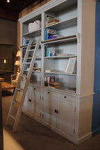 Privatbibliothek - Bücherregal - 200x43x240H cm - mit Stange und Leiter - verstellbare Einlegeböden - 10 Einlegeböden - 4 Schubladen - 4 geschlossene Flügeltüren