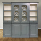 Buffetschrank San Marino - 220x50x215H cm - offene Fächer - 2 Vitrinentüren mit Kreuzen - 2 Soft-Close-Schubladen - 4 geschlossene Flügeltüren