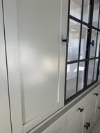 Buffetschrank Montana 05 - 220x46x220H cm - geschlossene Türen - 2 Stahltüren - schlichtes Design - schwarze Griffe - 4 Soft-Close-Schubladen