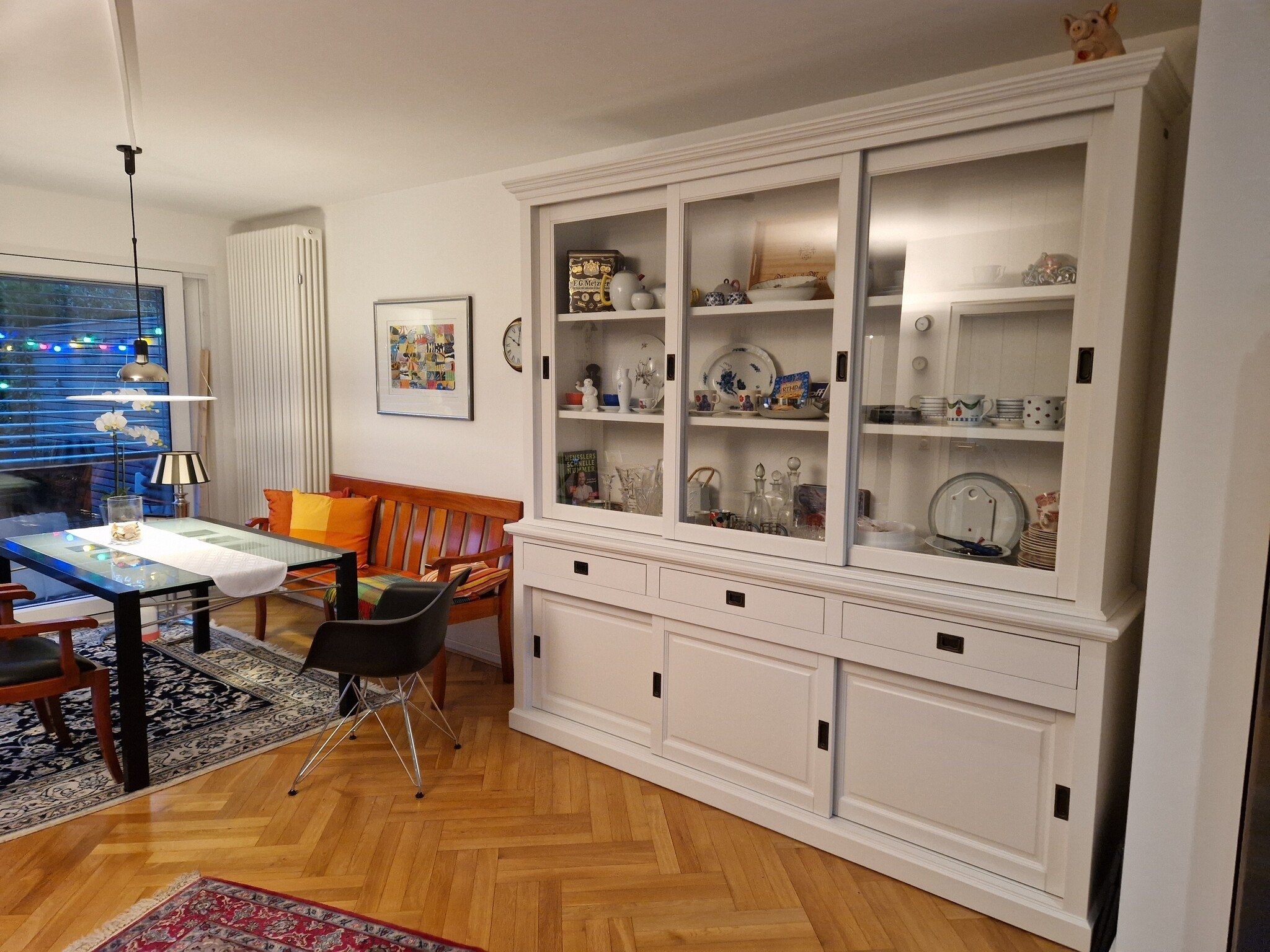 Buffetschrank Mexico - 230x50x230H cm - 3 Schiebetüren in der Vitrine - 3 Schubladen - 3 geschlossene Schiebetüren