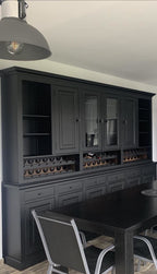 Buffetschrank Capri - 300x45x230H cm - 2 Schranktüren - 8 geschlossene Flügeltüren - 2 Klappen - 6 Schubladen - mit Weinregal - verstellbare Einlegeböden