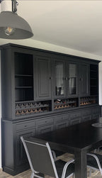 Buffetschrank Capri - 300x45x230H cm - 2 Schranktüren - 8 geschlossene Flügeltüren - 2 Klappen - 6 Schubladen - mit Weinregal - verstellbare Einlegeböden