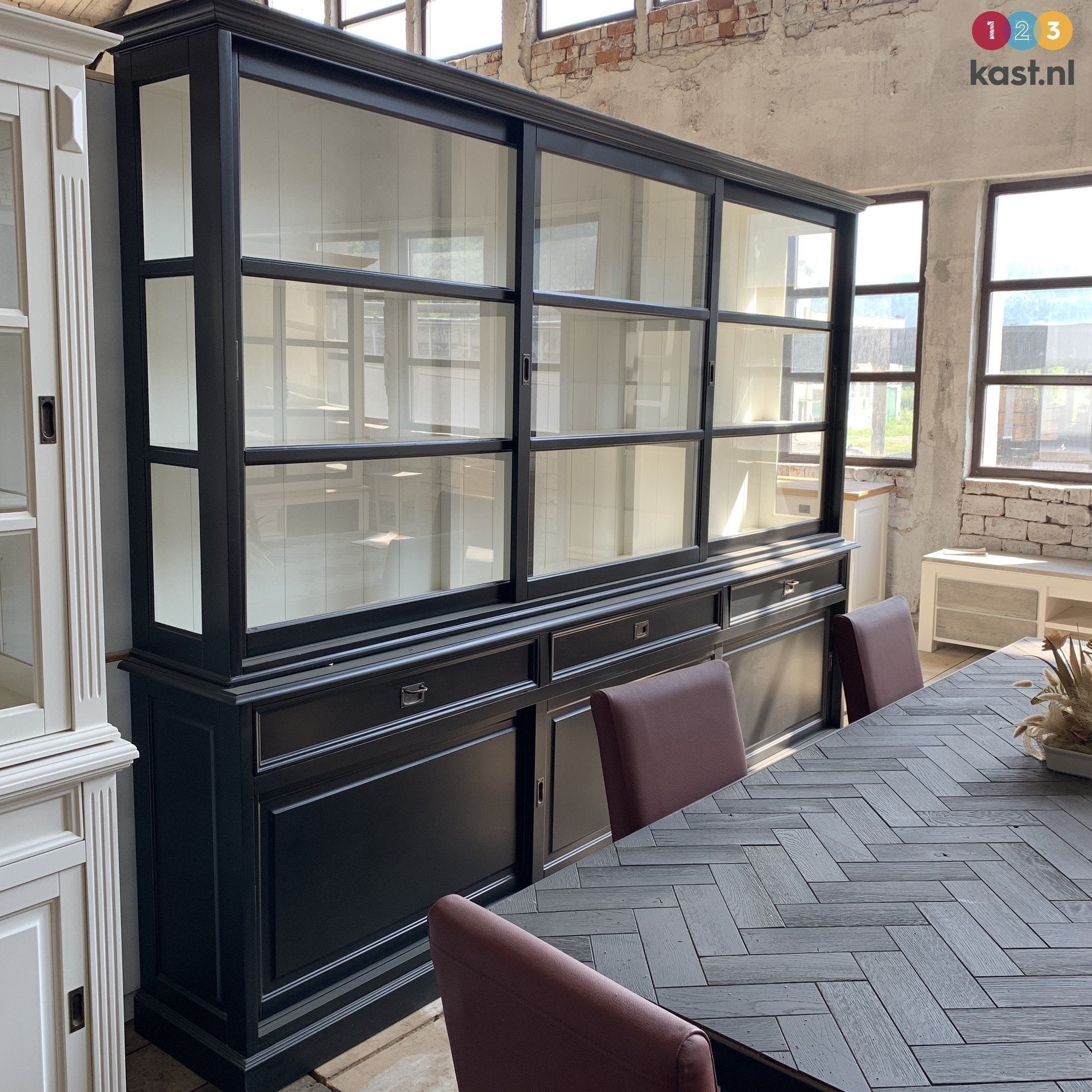 Buffetschrank Miami Beach - 300x53x218H cm - Glasseiten - 3 Glasschiebetüren - 3 Soft-Close-Schubladen - 3 geschlossene Schiebetüren