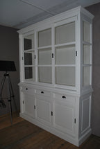 Buffetschrank South Hampton - 180x51x220H cm - 3 Schiebetüren - 3 Soft-Close-Schubladen - 3 geschlossene Schiebetüren - Glasseiten