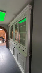 Buffetschrank Le grand st Tropez - 300x50x240H cm - Zerlegbar - 4 Schiebetüren in der Vitrine - 8 kleine Schubladen - 4 große Schubladen mit Soft Close - 4 geschlossene Schiebetüren