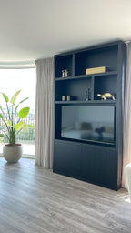 TV-Kleiderschrank Isla Bonita - 150x30x240H cm - Eiche - schlichtes Design - 2 grifflose Türen - TV-Fach - Cinewall - offene Einlegeböden - Eichenfurnier