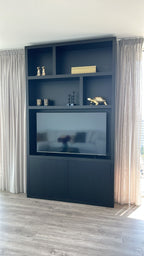TV-Kleiderschrank Isla Bonita - 150x30x240H cm - Eiche - schlichtes Design - 2 grifflose Türen - TV-Fach - Cinewall - offene Einlegeböden - Eichenfurnier