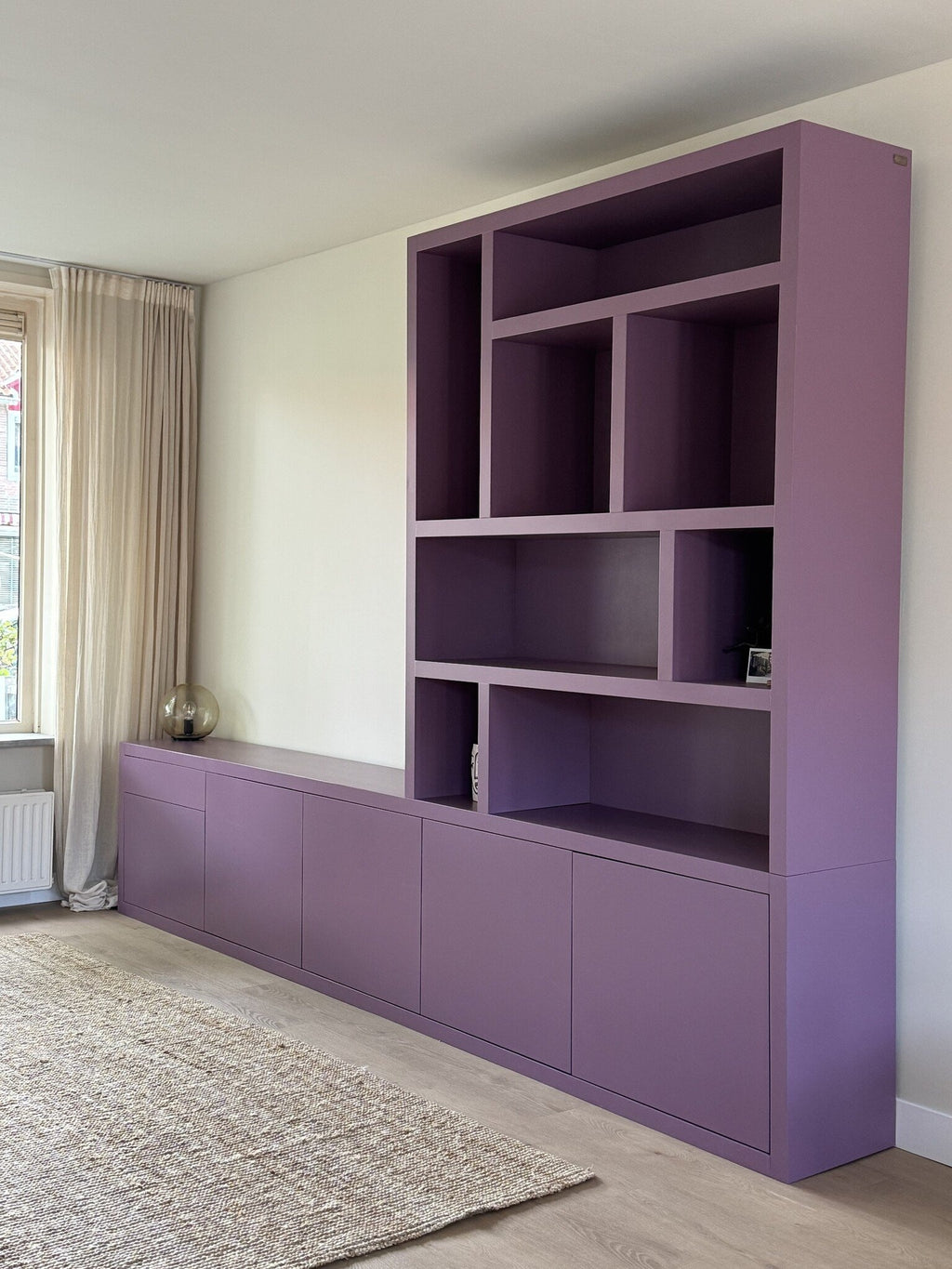 Lizard TV-Sideboard - 300x40x240H cm - Fächerschrank - Push-to-open-Türen - Push-to-open-Schublade - elegante Ausführung