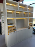 Manhattan 05 Fächerschrank - 220x40x240H cm - schlankes Design - 4 push-to-open Türen - offene Fächer - Cinewall - mit TV Kabelloch - grifflose Türen - 5cm Fachbodenstärke