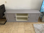TV-Sideboard miss 08 - 180x46x60H cm - 2 geschlossene Flügeltüren - offenes Mittelfach - mit Kabeldurchlass