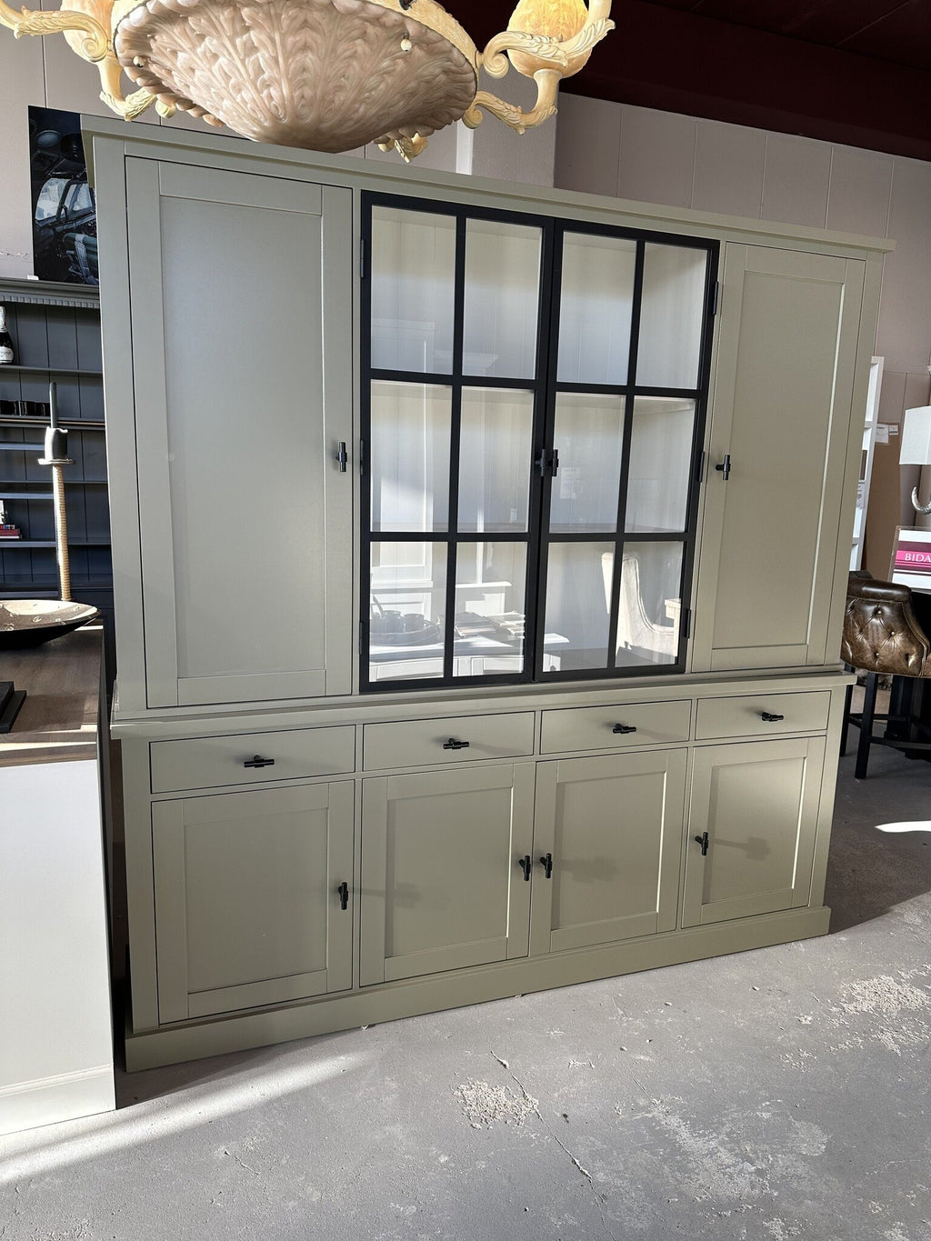 Buffetschrank Montana 05 - 220x46x220H cm - geschlossene Türen - 2 Stahltüren - schlichtes Design - schwarze Griffe - 4 Soft-Close-Schubladen