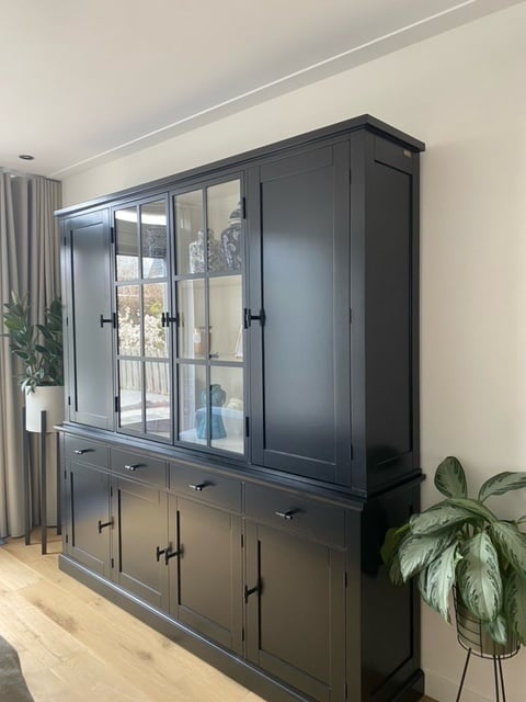 Buffetschrank Montana 05 - 220x46x220H cm - geschlossene Türen - 2 Stahltüren - schlichtes Design - schwarze Griffe - 4 Soft-Close-Schubladen