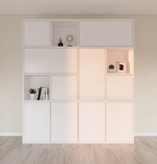 Schrank mit Norwich-Fächern - 210x40x235H cm - 5 cm Fachbodenstärke - geschlossene Push-to-Open-Türen und offene Fachböden im Oberschrank - schlankes Design