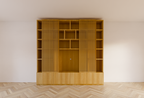 TV-Schrank Pinoso - 260x40x255H cm - Eiche - Paneeltüren - offene Einlegeböden - schlichte Ausführung