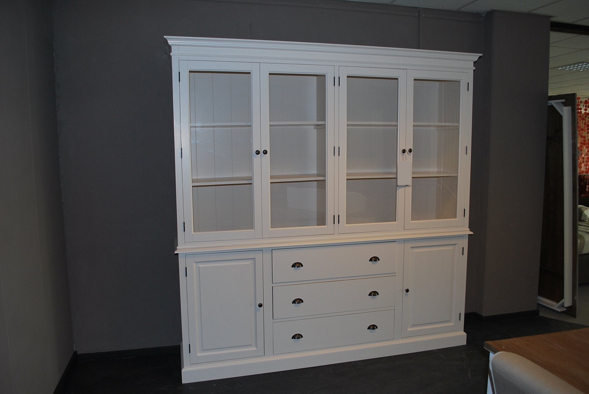 Buffetschrank Pour Moi - 220x50x220H cm - 6 Flügeltüren - 3 Soft-Close-Schubladen