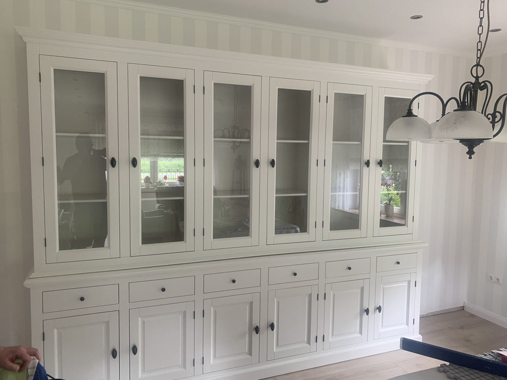 Buffetschrank Santiago - 300x45x230H cm - 6 Vitrinentüren mit Scharnieren - 6 ausziehbare Einlegeböden - 6 Schubladen mit Soft Close - 6 geschlossene Türen mit Scharnieren - verstellbare Einlegeböden