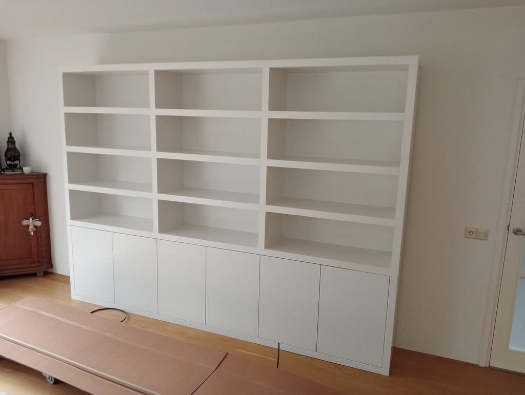 Bücherregal / Regalschrank Stellenbosch - 300x40x220H cm - schlankes Design - 6 grifflose Türen - offene Regale