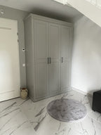 Teramo Kleiderschrank - 160x60x240H cm - 3 Türen - Kleiderstange - 3 Schubladen - Einlegeböden