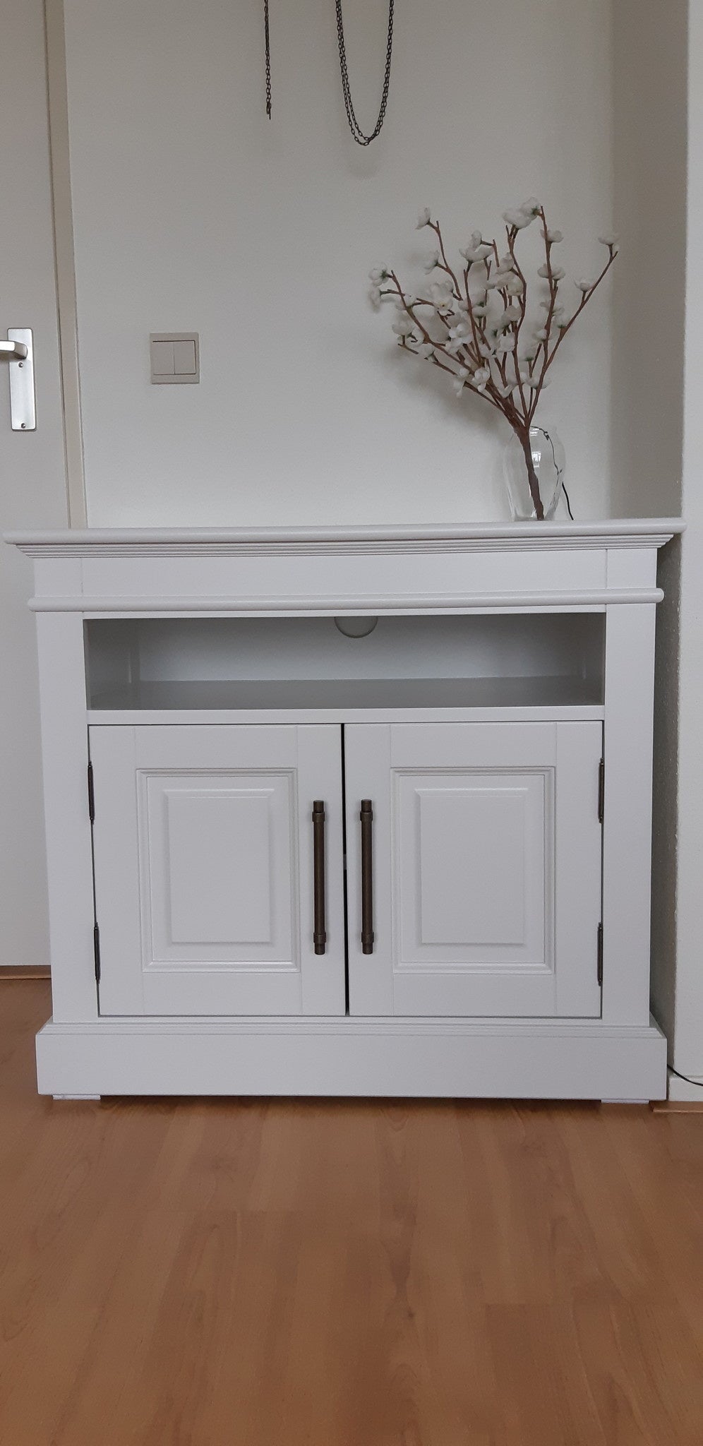 Rimini TV Sideboard - 90x50x75H cm - offenes Fach - 2 geschlossene Flügeltüren - mit Kabeldurchlass